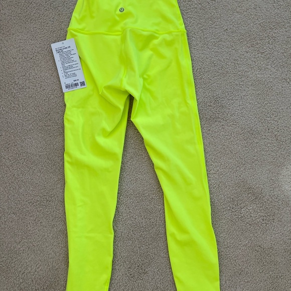 Lulu lemon size 4 brand new never worn leggings - Picture 1 of 2